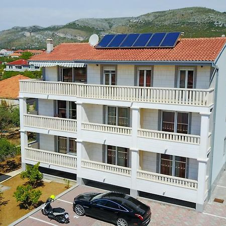 Apartments Jozic Трогир Экстерьер фото