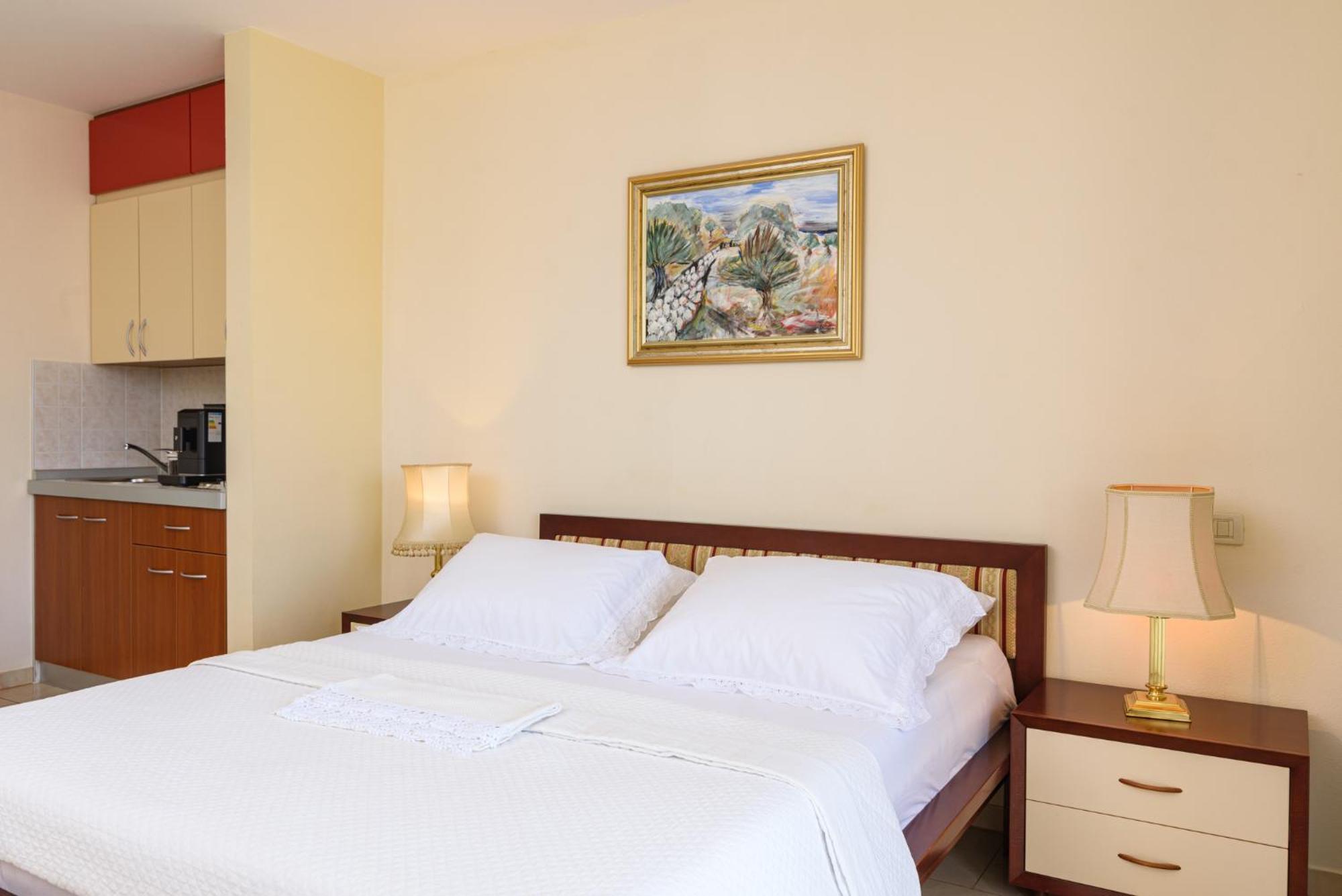 Apartments Jozic Трогир Экстерьер фото