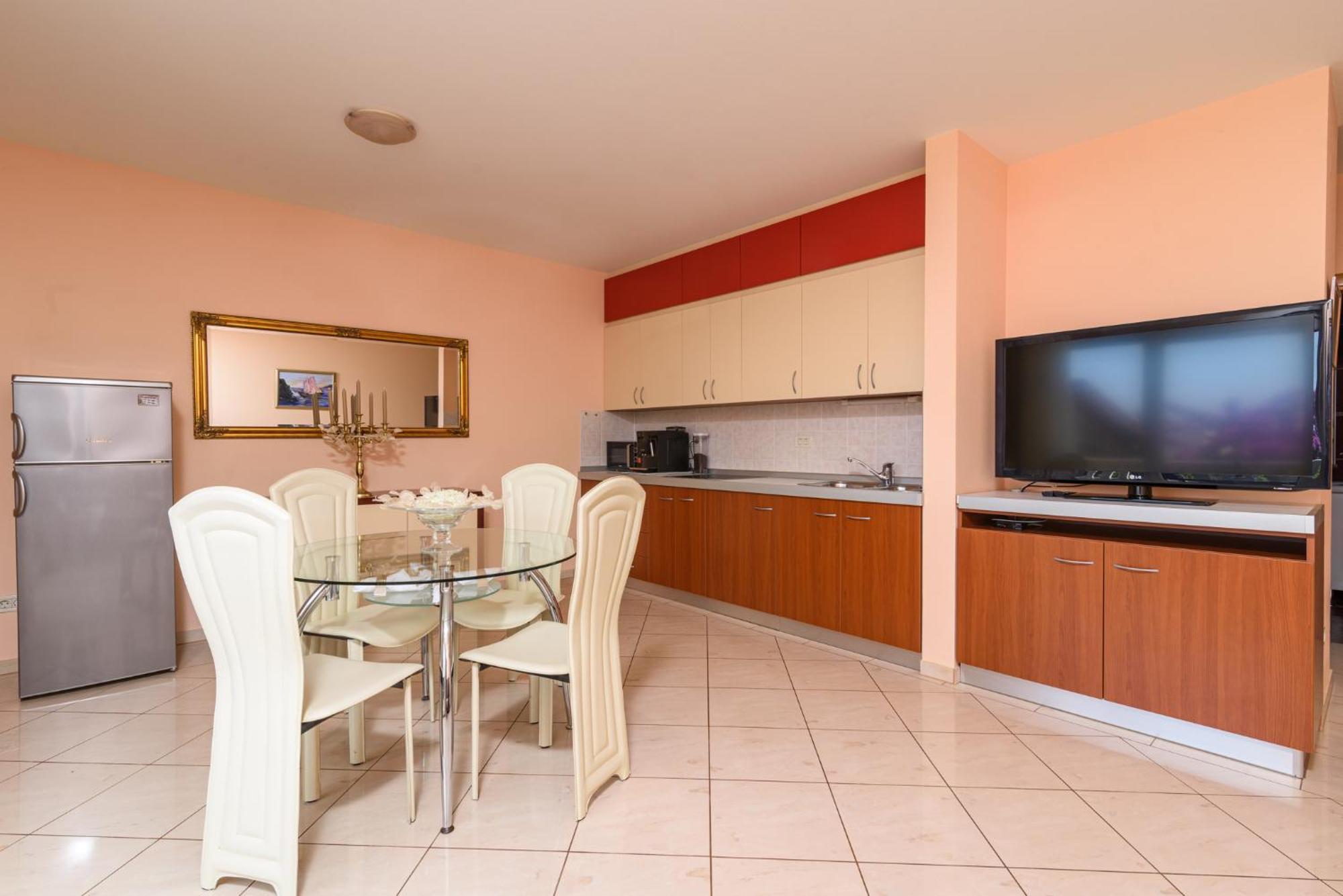Apartments Jozic Трогир Экстерьер фото