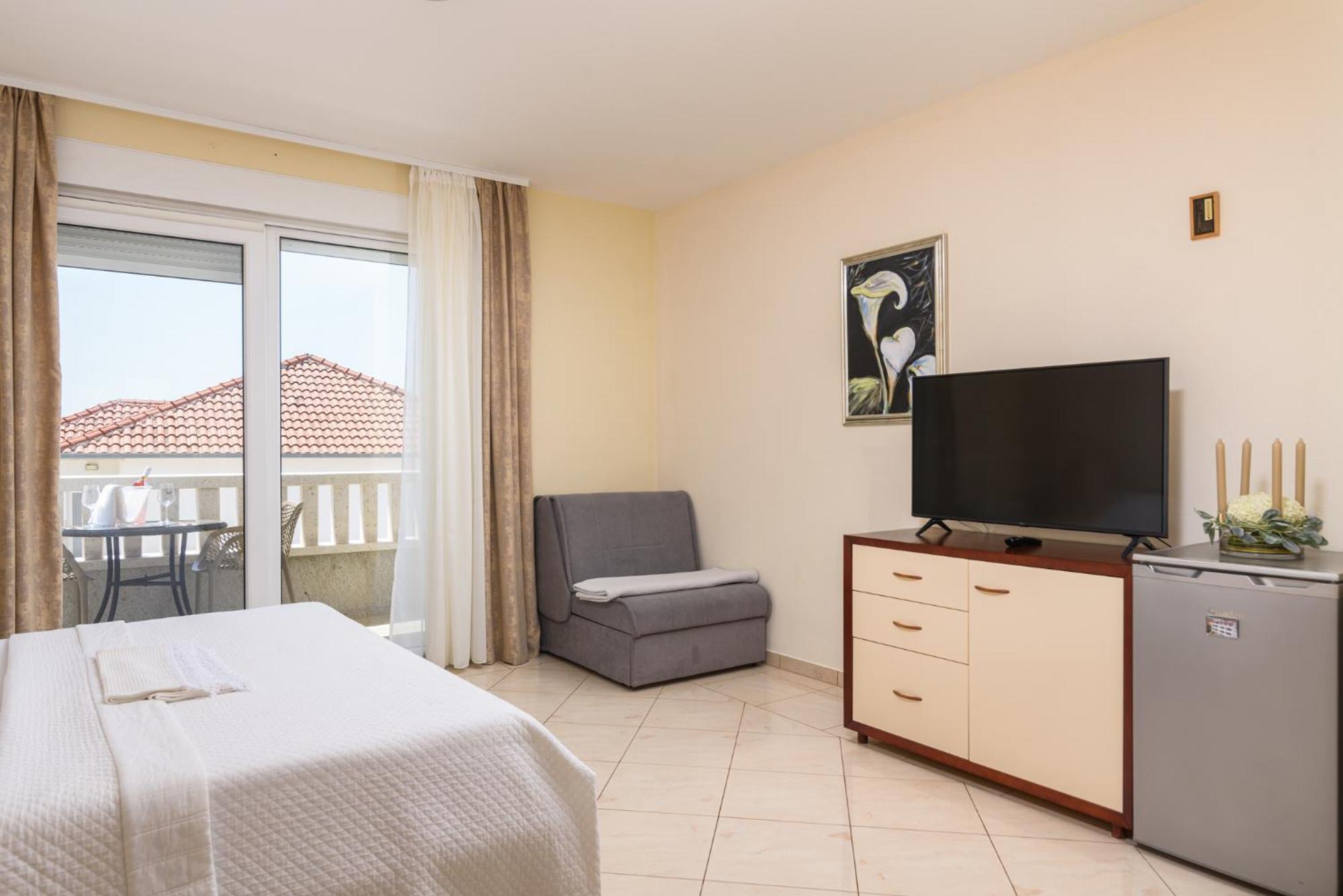 Apartments Jozic Трогир Экстерьер фото