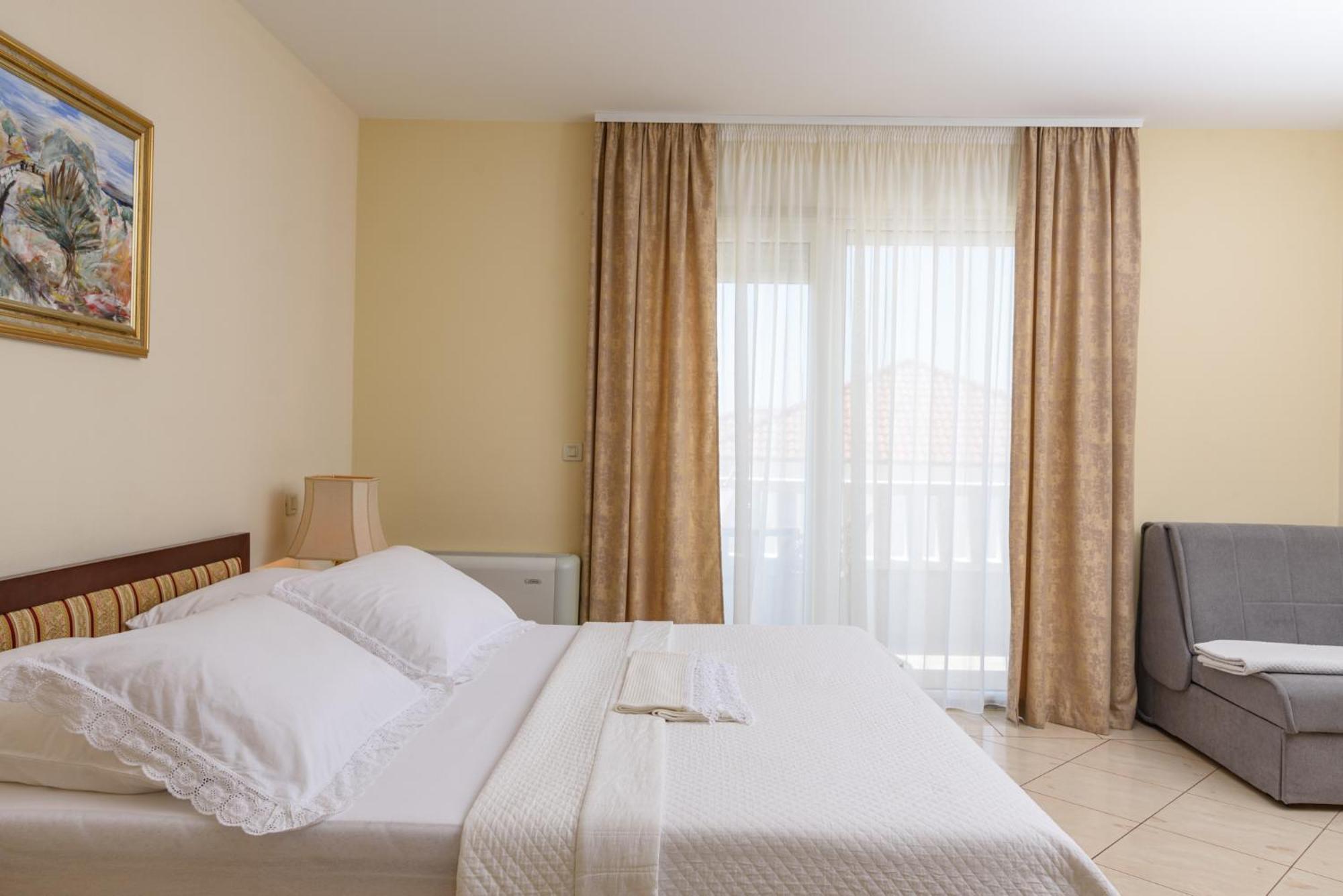 Apartments Jozic Трогир Экстерьер фото