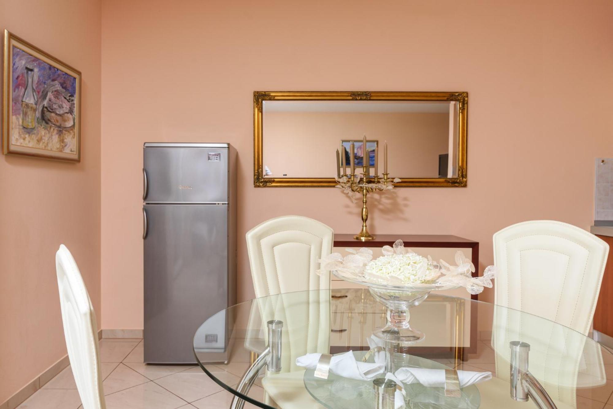 Apartments Jozic Трогир Экстерьер фото