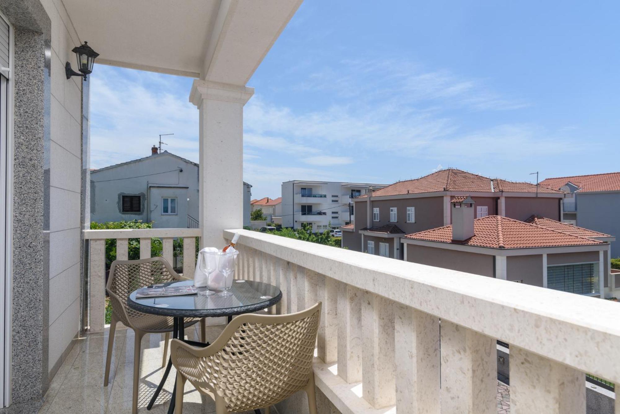 Apartments Jozic Трогир Экстерьер фото
